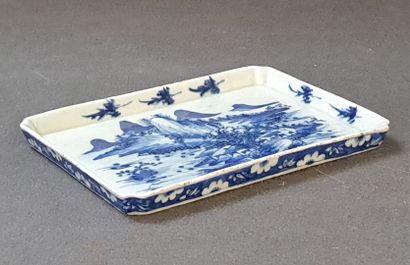 CHINE, XIXème siècle.

Petit plateau en porcelaine...
