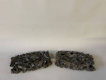 Paire de socle en bois sculpté. 

3,5 x 24...