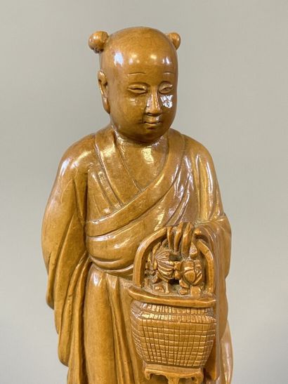 Personnage en pierre dure sculptée Chine.

H....