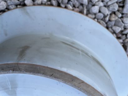 Bassin en porcelaine de Chine à décor de...
