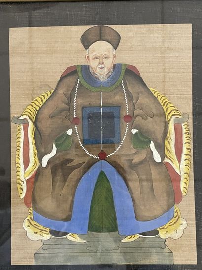 Suite de quatre peintures sur soie encadrées,...