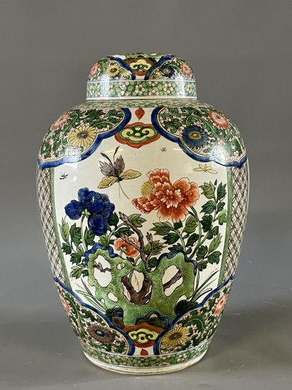 Pot couvert en porcelaine de Chine à décor...