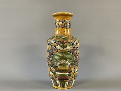 Vase ajouré en grès émaillé. Chine XX°

H....