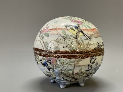 Collection de trois porcelaines chinoises...
