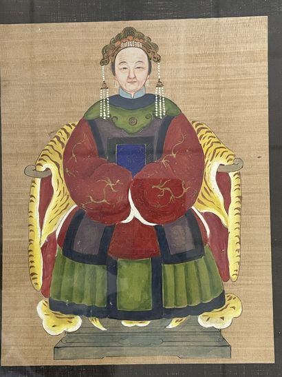 Suite de quatre peintures sur soie encadrées,...