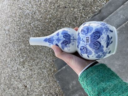 Vase à double gourde en porcelaine à décor...