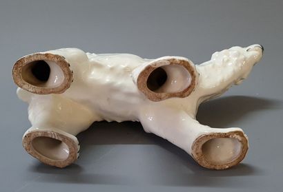 Ours polaire en céramique, émail blanc

Vers...