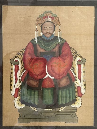 Suite de quatre peintures sur soie encadrées,...
