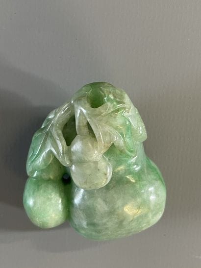 Tabatière figurant une Pêche de longévité...