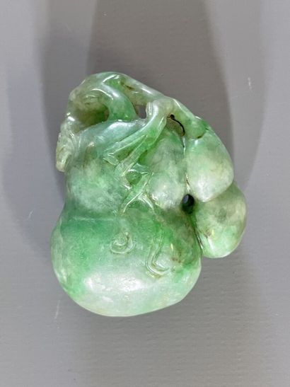Tabatière figurant une Pêche de longévité...