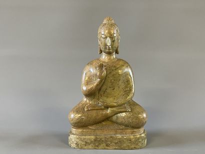 Bouddha en marbre sculpté

H. :29 cm.