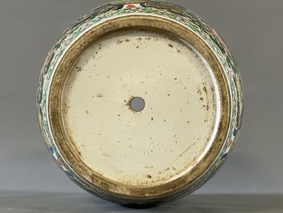Pot couvert en porcelaine de Chine à décor...
