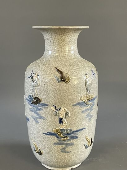 Vase en céramique émaillé craquelé à décor...