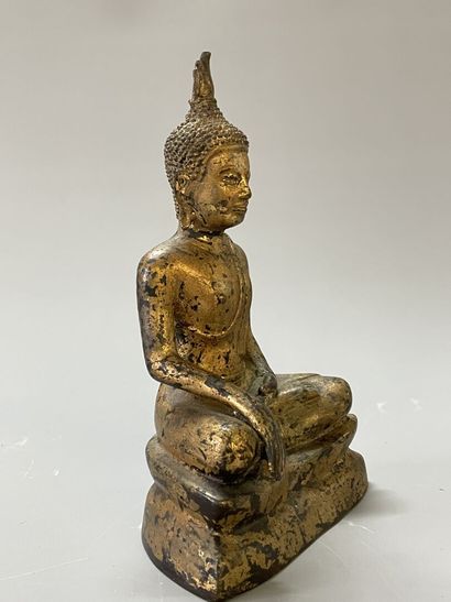THAILANDE

Bouddha en priere, en bronze doré....