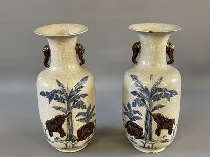 Paire de vases faience émaillé craquelé à...