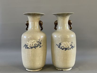 Paire de vases faience émaillé craquelé à...
