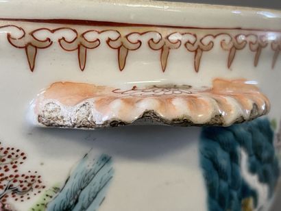 Soupière en porcelaine de Chine à décor de...