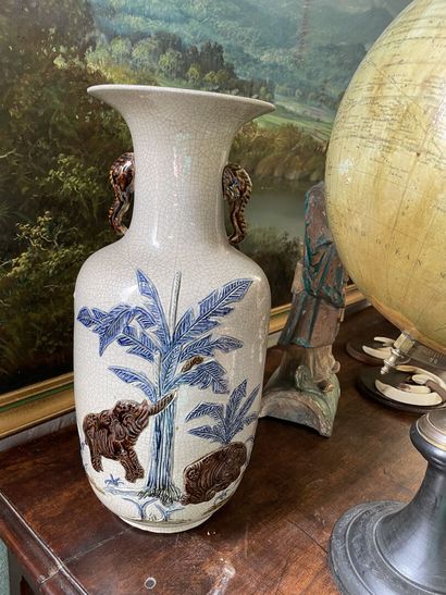Paire de vases faience émaillé craquelé à...