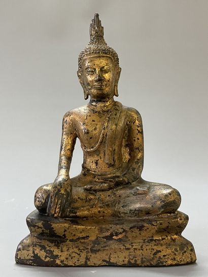 THAILANDE

Bouddha en priere, en bronze doré....