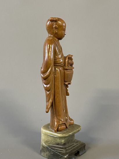 Personnage en pierre dure sculptée Chine.

H....