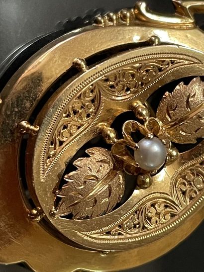 Broche pendentif en or 750°/00, sertie d'une...