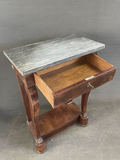 Console en acajou et placage d'acajou, ouvrant...