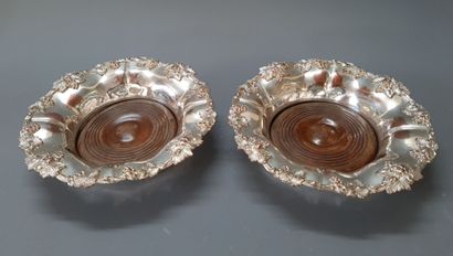 Set of silver plated metal including a champagne...