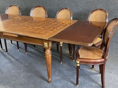 Grande salle à manger de qualité, en acajou...