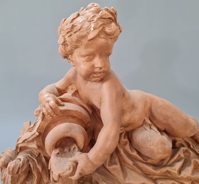 Putto à la source. 

Epreuve en terre cuite.

40...