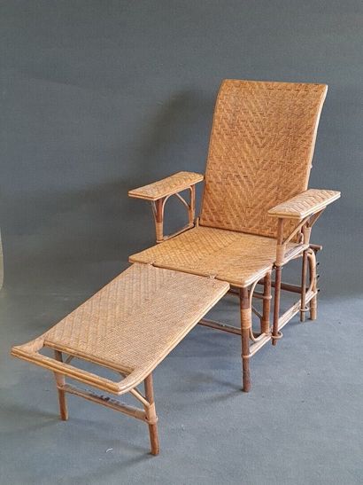Chaise longue en rotin début XX°

100 x 150...