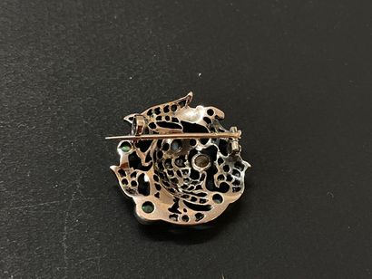Broche en argent et or rose à tête de chimerre,...