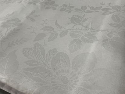Large damask tablecloth with rose decoration....