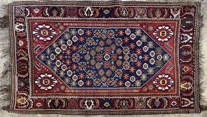 Tapis iranien en laine

240 x 135 cm