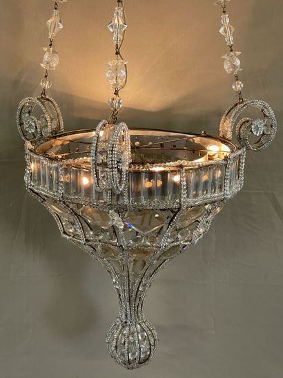 Grand lustre suspension à pampilles dans...