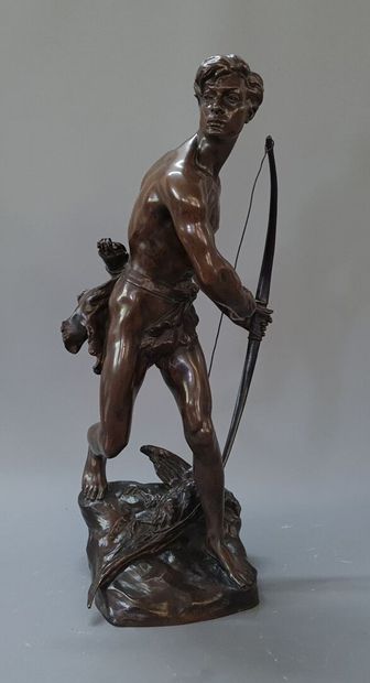 Chasseur à l'Arc.

Epreuve en bronze patiné.

H:...