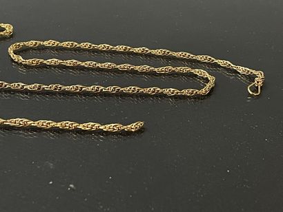 Watch chain with broken clasp.

Gold 750°/00

11,48...