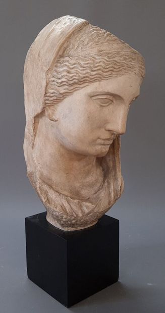Moulage en platre d'après la Rome Antique.

Soclé

H:...