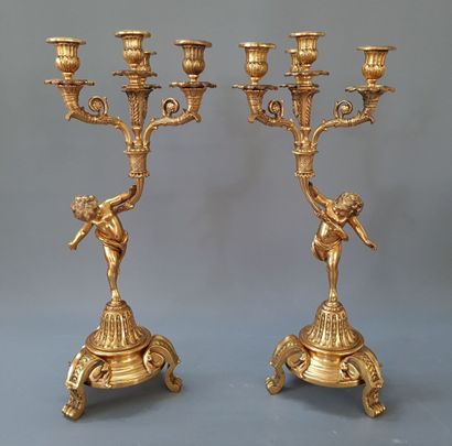 Garniture de cheminée en bronze à décor de...