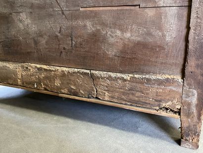 Commode arbalète en bois mouluré.

XVIIIème.

Laquée...