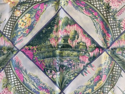 HERMES Paris

Silk square 