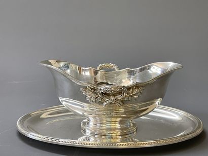 CHRISTOFLE

Vegetable dish and sauce boat...