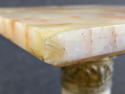 Colonne support en marbre et bronze doré.

Vers...