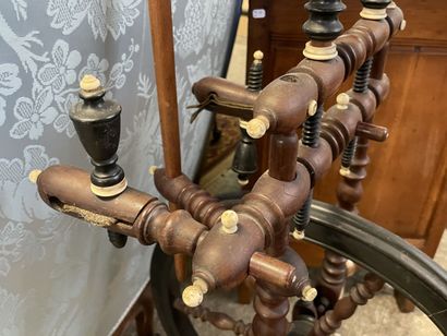 Rouet de salon en acajou, bois teinté et...