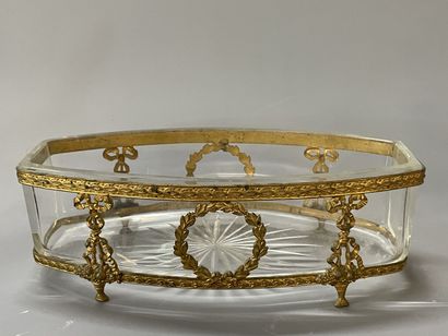 Ensemble de garnitures de toilettes en verres...
