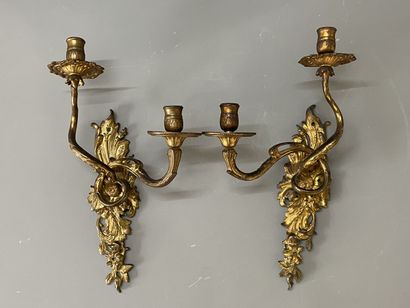 Paire de d'appliques en bronze à deux bras...