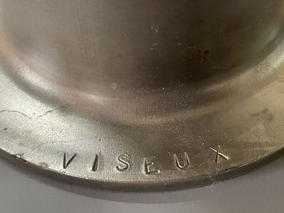Claude Visieux 

Sculpture en acier signé...