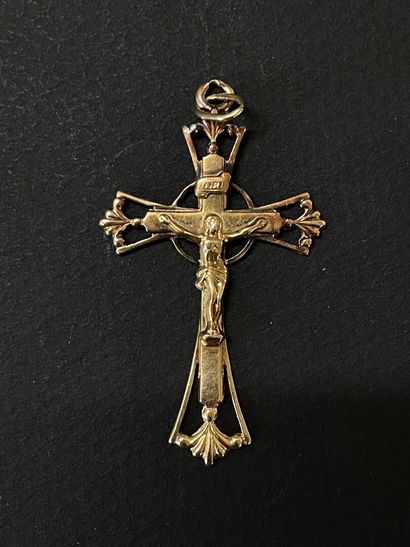 Croix en or 750°/00

H: 4.5 cm.

poids: 4.06...
