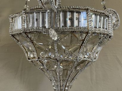Grand lustre suspension à pampilles dans...