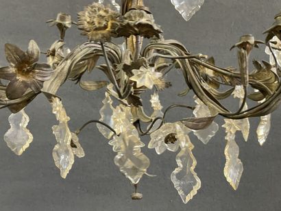 Lustre en tole à huit lumières fleurs en...