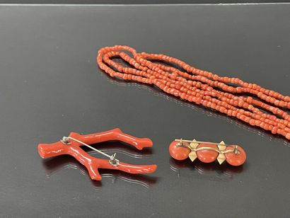 Set of coral jewelry, early 20th century,...
